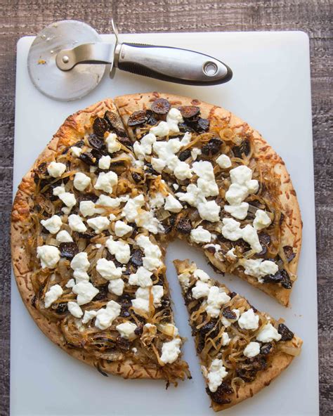 Caramelized Onion Fig Goat Cheese Pizza Valley Fig Growers