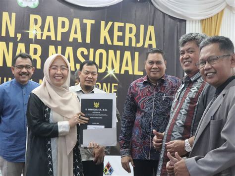 Resmi Dilantik Ketua Umum IKA MAN 1 Hj Cheriani Kaddas Bertekad