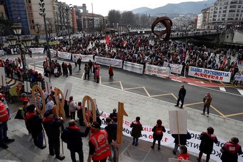 Los Pensionistas Vuelven A La Calle Recordando Que Los Problemas No