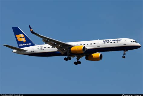 TF-FIY Icelandair Boeing 757-256(WL) Photo by Dennis Gross | ID 282580 | Planespotters.net