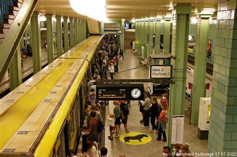 Bahn Berlin West Berlin U Bahn Subway Underground Barcelona East