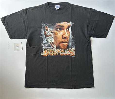 Vintage Vintage Rare 2000s Tim Duncan San Antonio Spurs Nba T Shirt