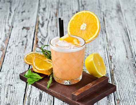 Sweet Moment : Cocktail recipe Sweet Moment - Cocktails Road