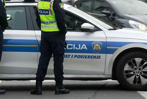 Slobodna Dalmacija Na ulici nađen mrtav muškarac srušio se dok je