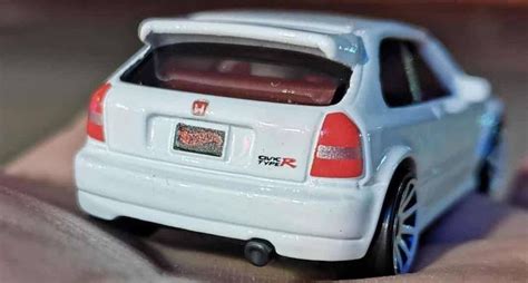 Hot Wheels Mainline 2021 Honda Civic Type R Ek9 004