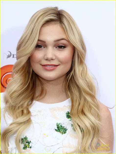 Olivia Holt Kerri Medders Find Their Way To The Home Premiere