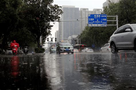 雷暴大风、冰雹、短时强降水！今天下午到夜里北部、东部局部有强对流天气！阵雨