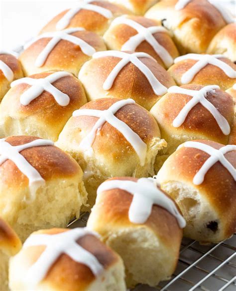 Easy Homemade Hot Cross Buns Recipe