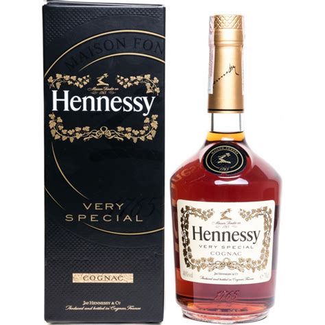 🍷 Купить Коньяк "Hennessy" V.S, gift box, 0.5 л — Винотека и винный ...