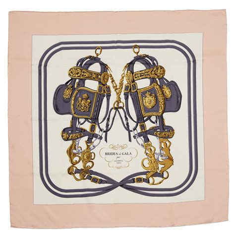 Foulard Hermès in seta Asta GIOIELLI OROLOGI E LUXURY GOODS Faraone