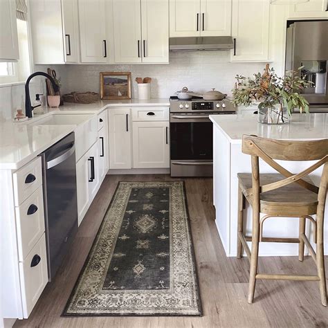 8 Charming Farmhouse Kitchen Rug Ideas | Ruggable Blog