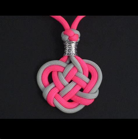 How To Make The Double Celtic Knot Paracord Medallion By Tiat