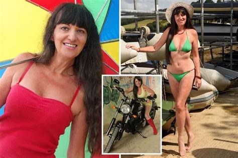 Model Risks Wardrobe Malfunction As She Flashes Boobs In Strapless Bikini Trend Daily Star