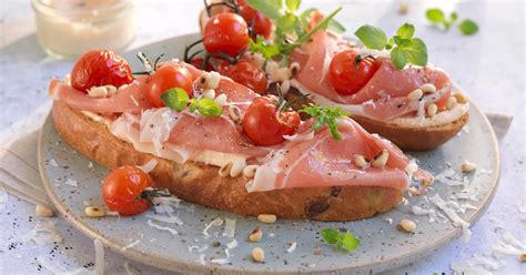 Bruschetta Med Spekeskinke Tomat Og Mozzarella Meny No