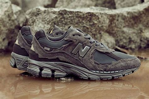 WHO KNEW THE NEW BALANCE 2002R IS EVEN BETTER DECONSTRUCTED Culted