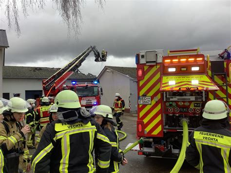 Lagerhallenbrand Freiwillige Feuerwehr Vechta