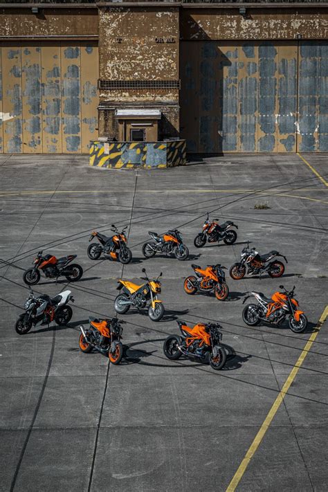 KTM DUKE 30 Anos De Naked Pura MotoNews Andar De Moto Brasil