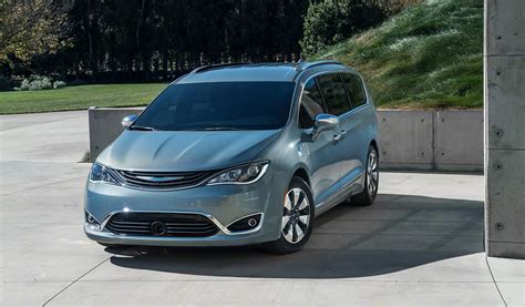 Chrysler Pacifica Hybrid Plug N Drive