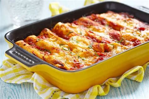 Cannelloni Ripieni Di Carne Alla Bolognese Un Primo Piatto Squisito