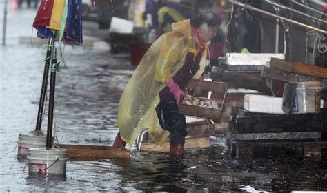 Devastating Typhoon with Winds So Strong That They Sent Rocks Flying ...