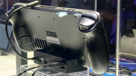 Official Valve Steam Deck dock finally sees sunlight