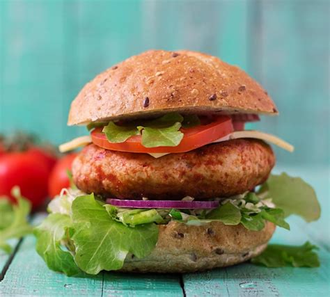 Gro Es Sandwich Hamburger Mit Saftigem H Hnchenburger K Se Tomate