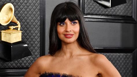 Jameela Jamil Sarah Hyland And Lera Abova Join The Riff Off In