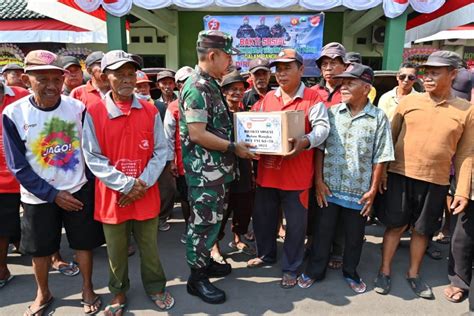 Peringati Hut Tni Ke Kodim Sukoharjo Berbagi Sembako Dengan