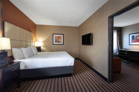 La Quinta Inn & Suites by Wyndham Harrisburg-Hershey | Harrisburg, PA ...