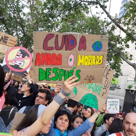 Chile marcha contra el cambio climático del planeta