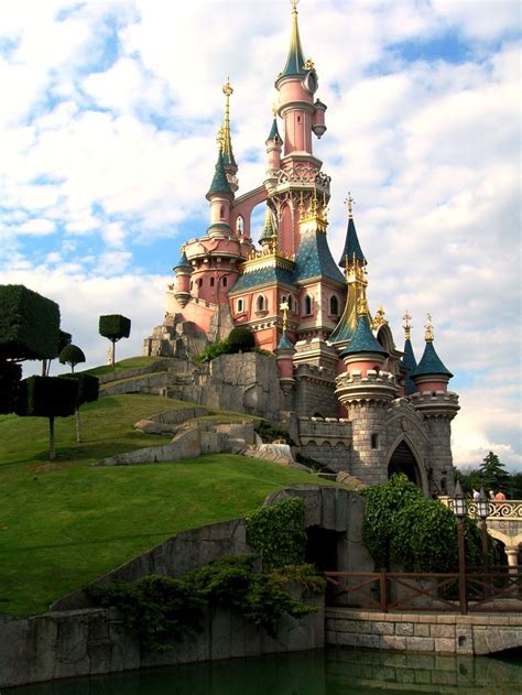 Tink Disney: Disney Castles From Around The World