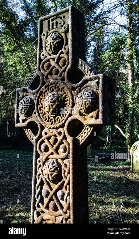 Celtic Cross headstone, Welsh cross Stock Photo - Alamy