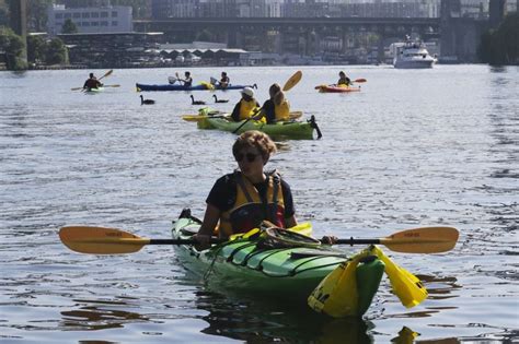 Volunteers collect 553 pounds of trash after Lake Union fireworks show ...