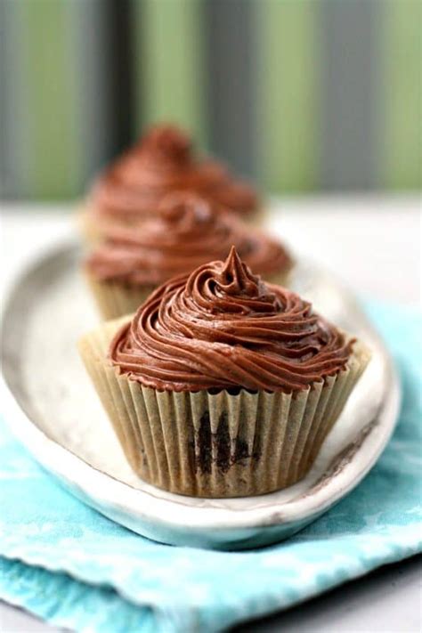 Heavenly Vegan Chocolate Frosting. - The Pretty Bee