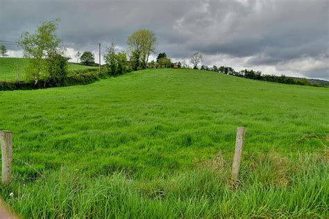 A Large Green Field Drumnakilly Kenneth Allen Cc By Sa