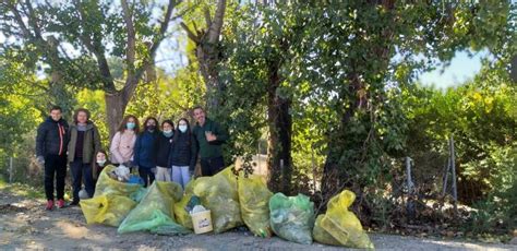 Voluntarios Recogen M S De Una Tonelada De Residuos En Cuatro