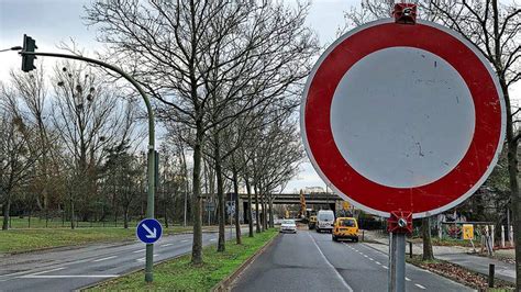 Havarie in Potsdam Stern Neuendorfer Straße unter Nutheschnellstraße