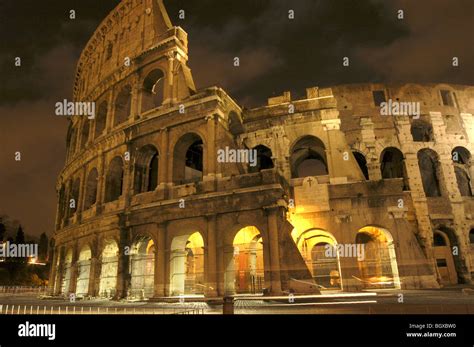 Colosseum at night Stock Photo - Alamy