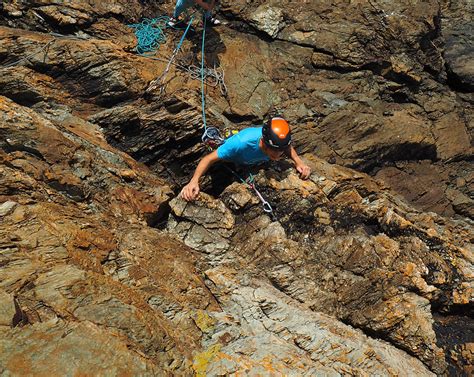 Learn To Lead Climbing Courses Paul Poole Mountaineering Snowdonia