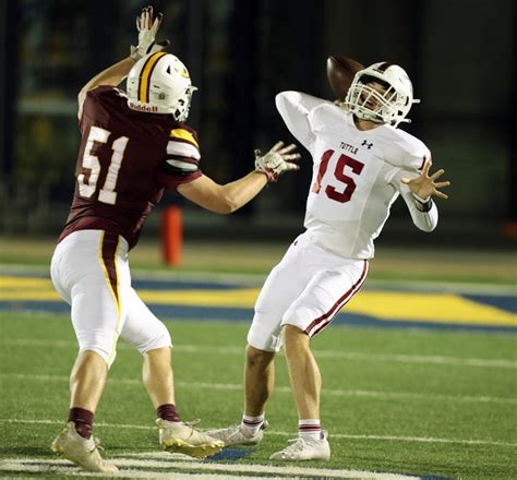 Clinton Vs Tuttle In Class 4a Football Championship Game Dec 3 Photos