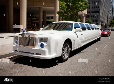 Rolls Royce stretch limousine - USA Stock Photo, Royalty Free Image ...