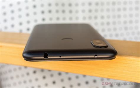 Xiaomi Redmi Note 6 Pro review: Design and spin