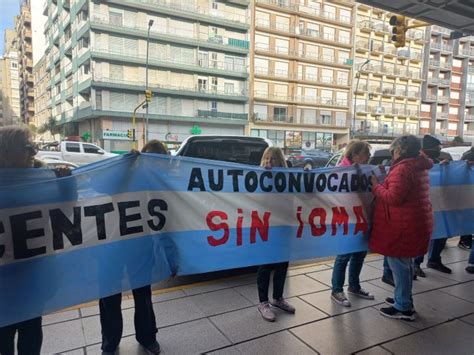 Cazador De Noticias Politica Protesta De Afiliados A Ioma Frente Al