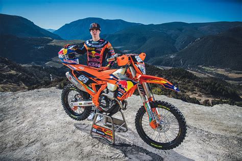 Ο Josep Garcia μας παρουσίασε τα Enduro της KTM για το 2024 MOTOMAG