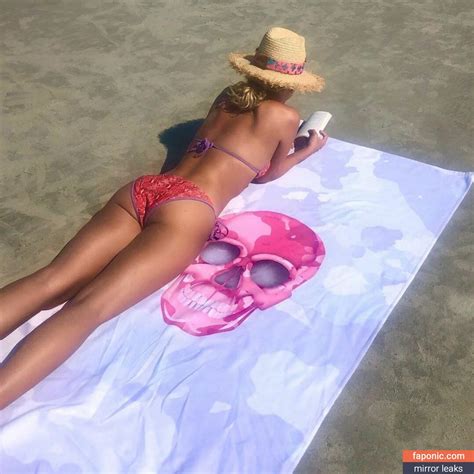 Angie Harmon Aka Angieharmon Nude Leaks Faponic