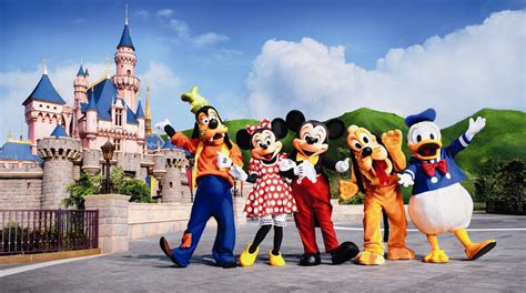 Hong Kong Disneyland® Resort Vacation Packages - Expedia