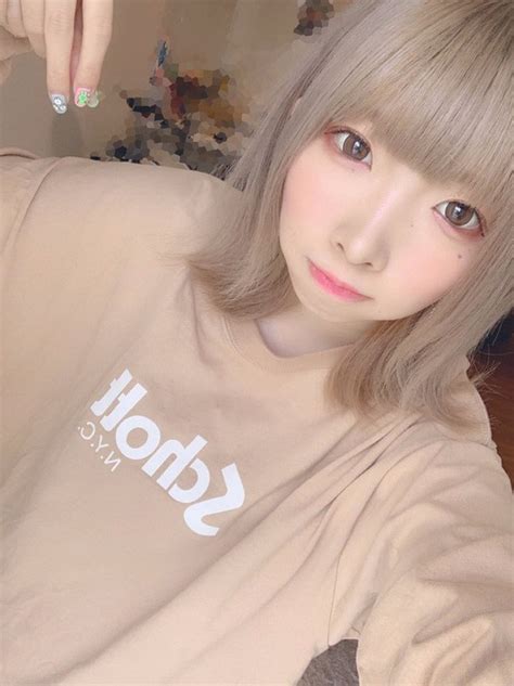 Bỗng dưng chán sống ảo hot girl mạng khoe mặt thật ma chê quỷ hờn nhưng lại được dân mạng