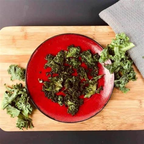 How to Make Kale Chips That Are Crispy