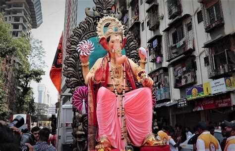 Mumbai Ganpati Utsav | Mumbai Ganpati Utsav : कोरोना के साये में ...