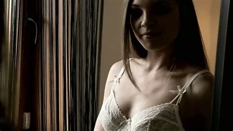 Leggy Babe In Red Shoes Veronica Clark Gets Her Anus Fucked Hard